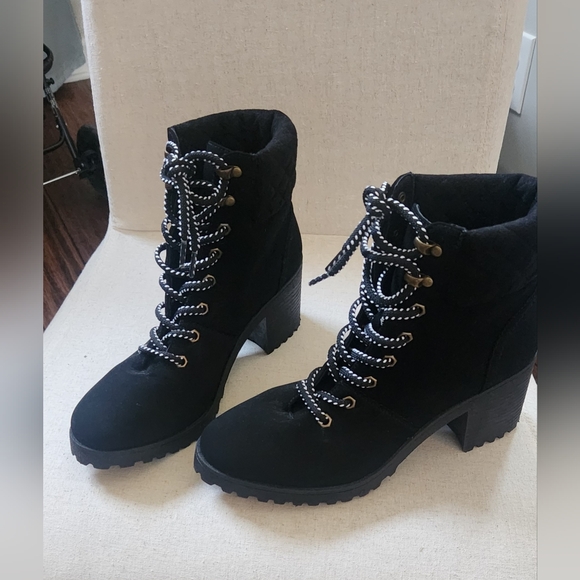 Lulu's Black Boots - Picture 3 of 7